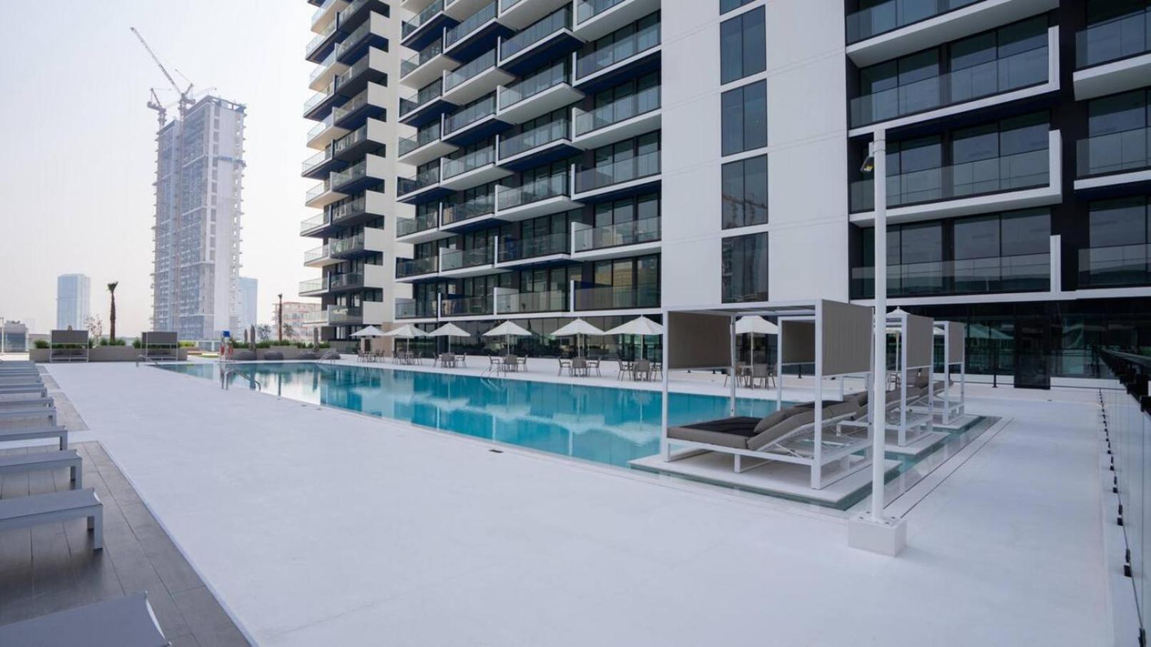 Bright 1br In Jvc Pool, Balcony & Parking Apartment Dubai