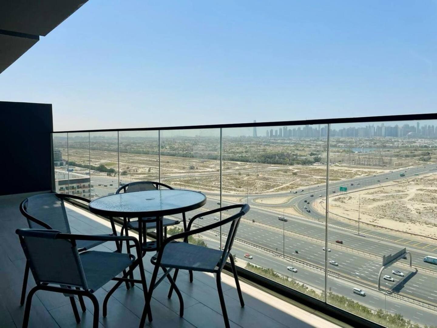 Apartment Bright 1br In Jvc Pool, Balcony & Parking *