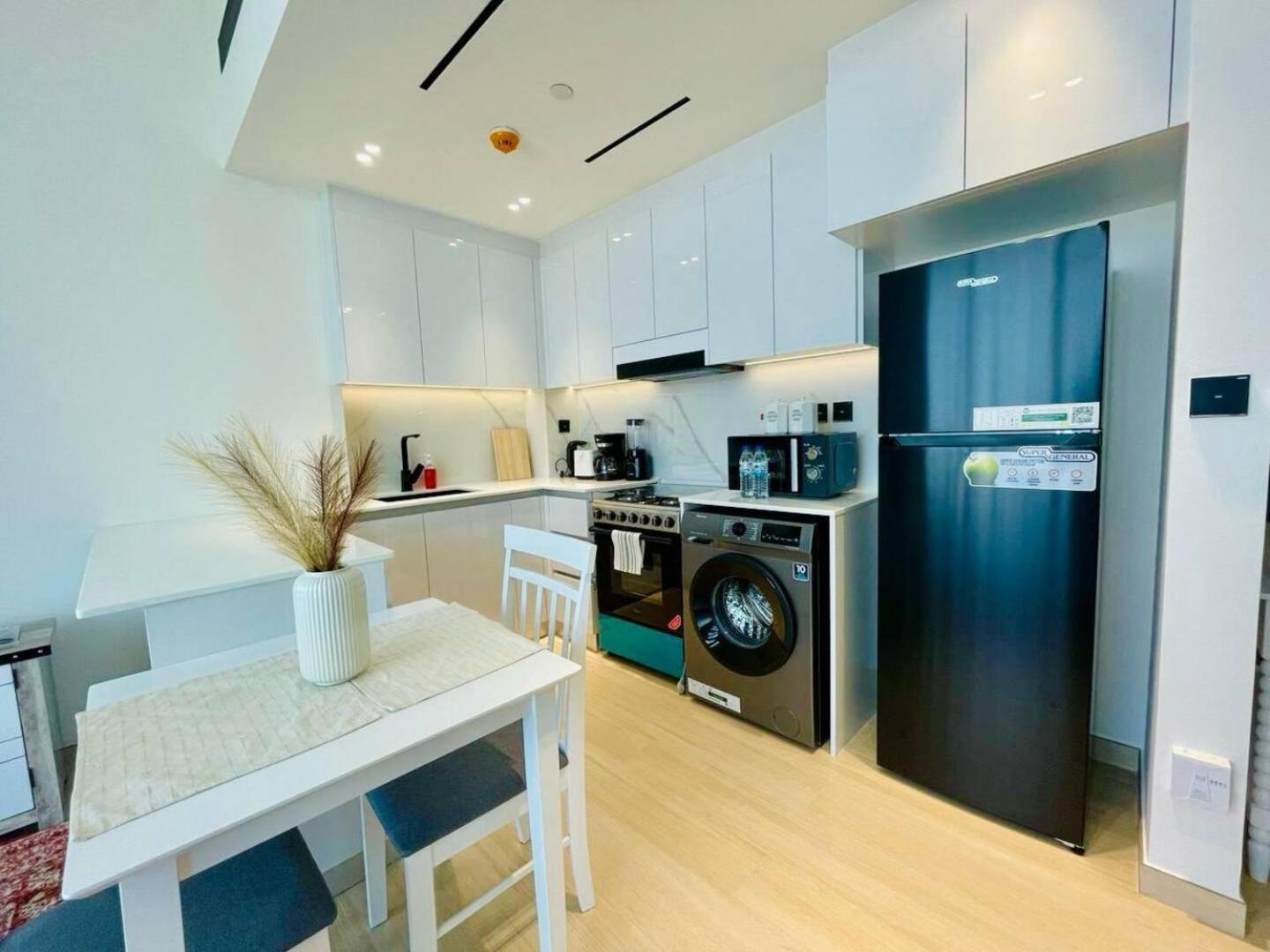Apartment Bright 1br In Jvc Pool, Balcony & Parking